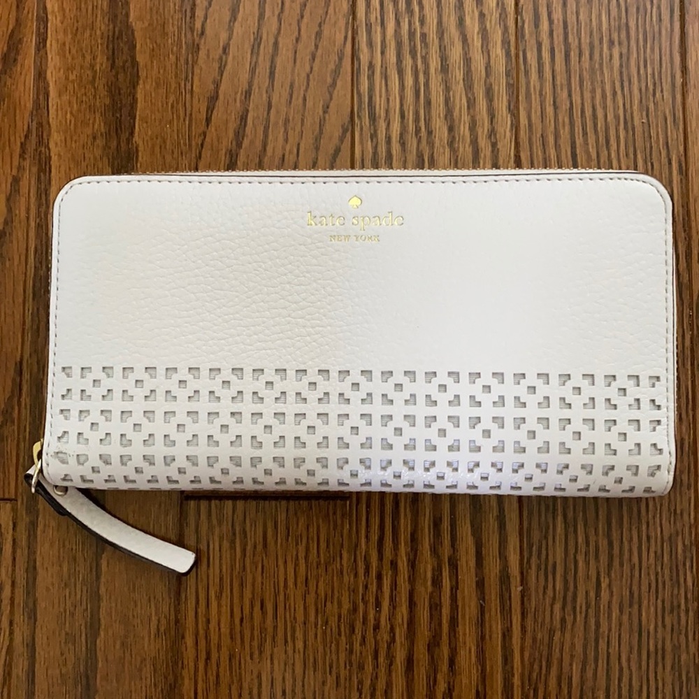 Kate Spade zippy wallet